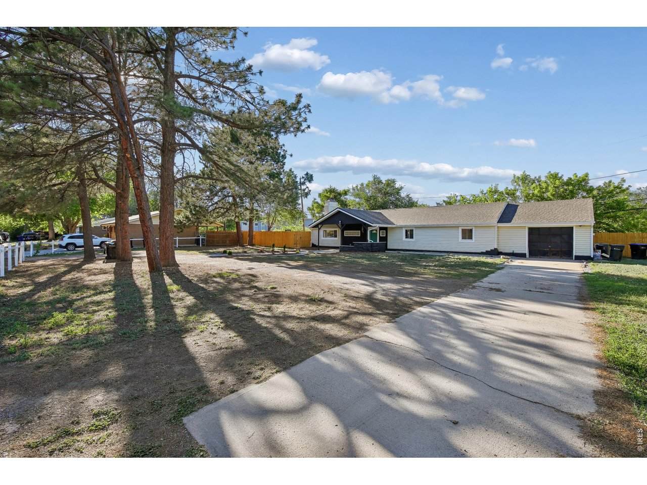 6168 Lee St - Photo 1