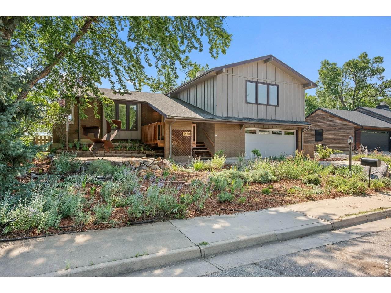 7458 Mount Sherman Rd - Photo 1