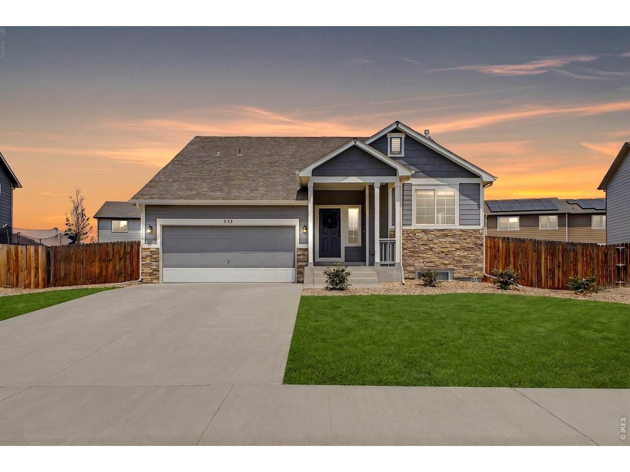 533 28th St Dr - Photo 1