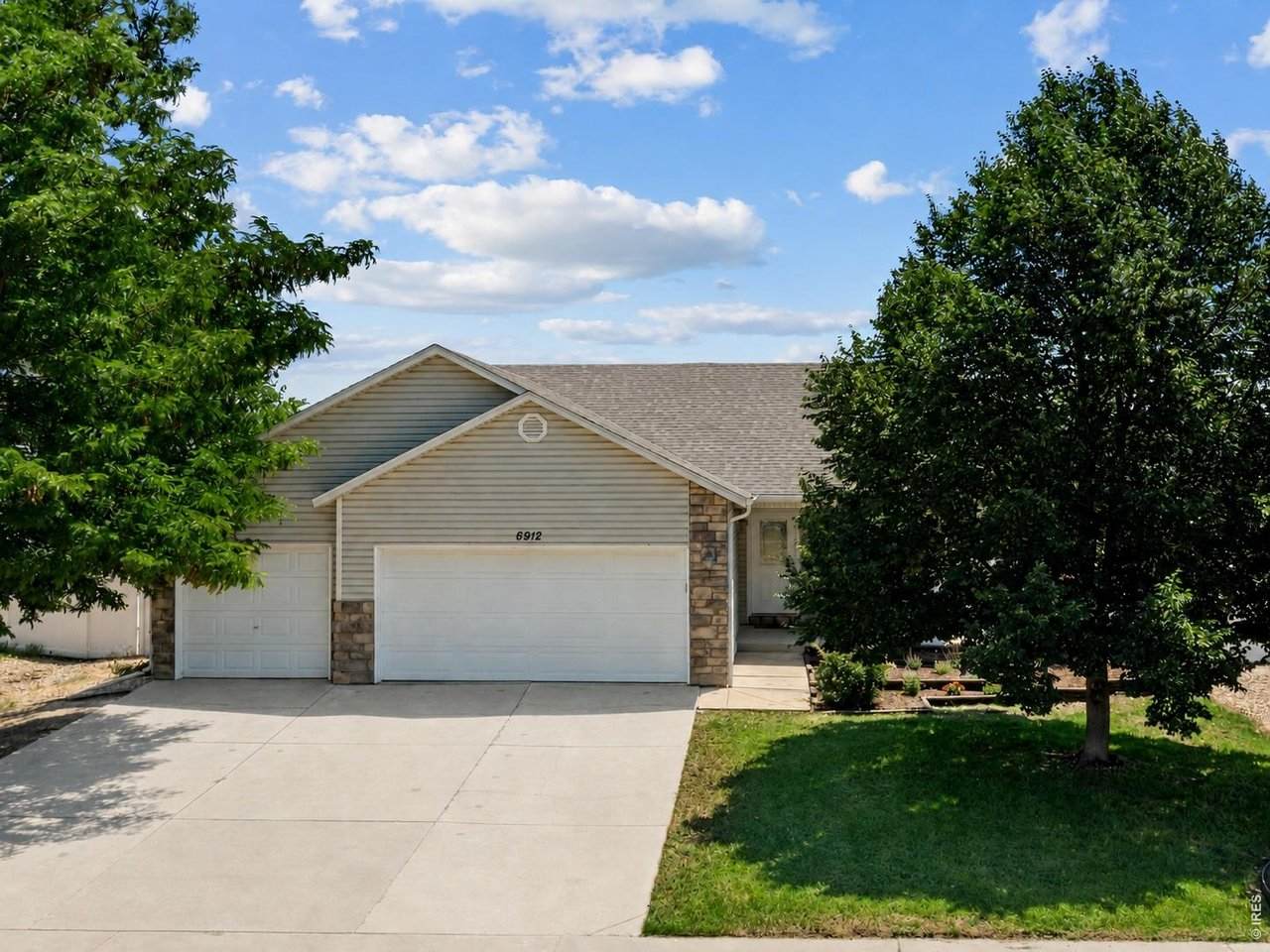 6912 Carlyle Ln - Photo 1