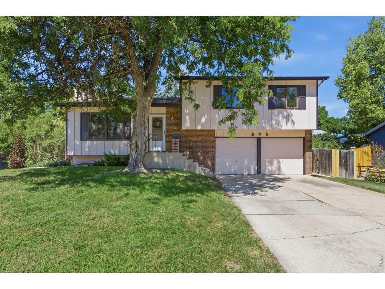 672 Mansfield Dr - Photo 1