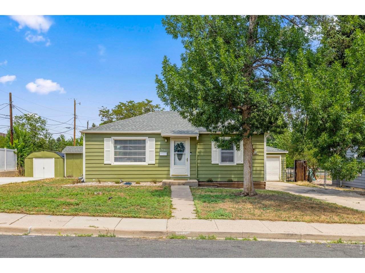 2443 Mountain View Dr - Photo 1