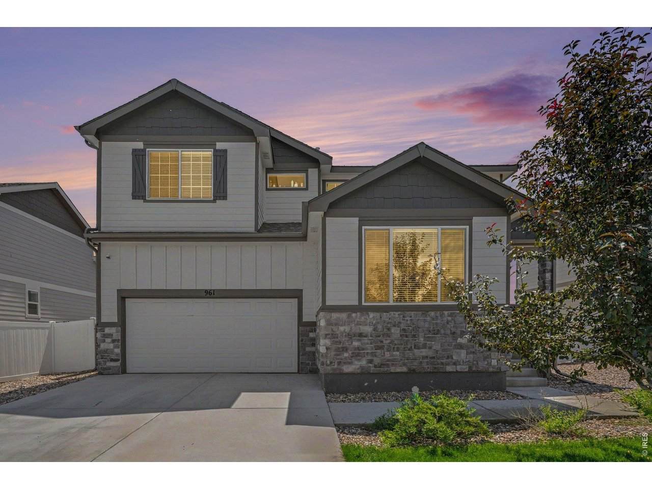 961 Ashbrook Dr - Photo 1