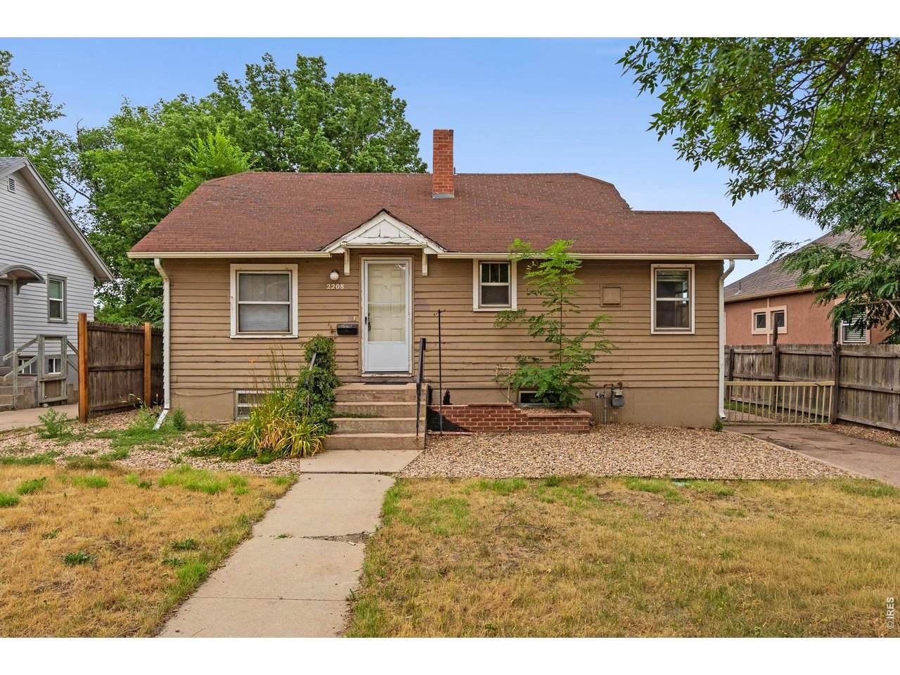 2208 9th Ave - Photo 1