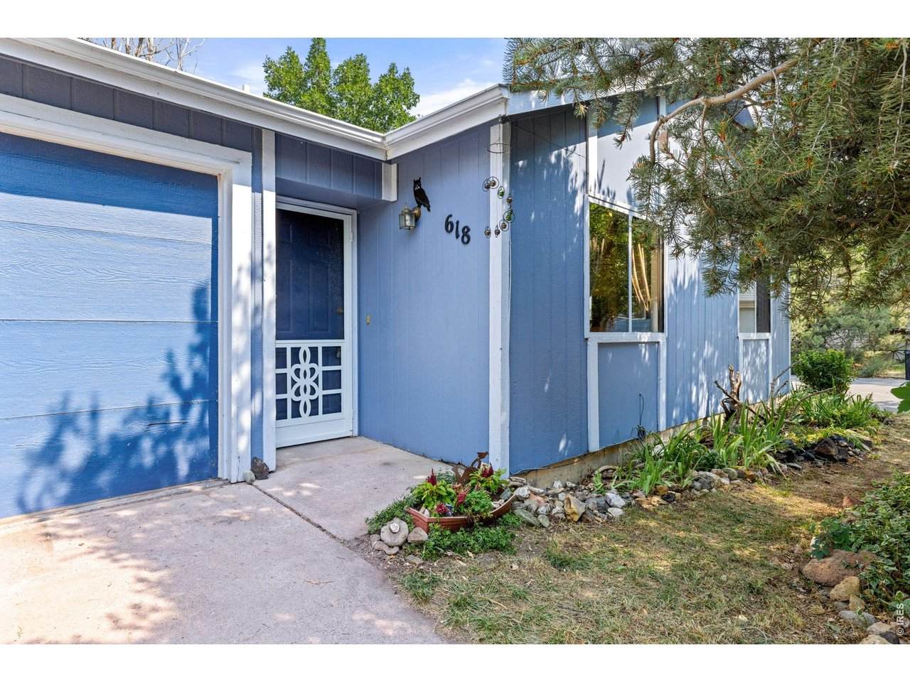 618 Joanne St - Photo 1