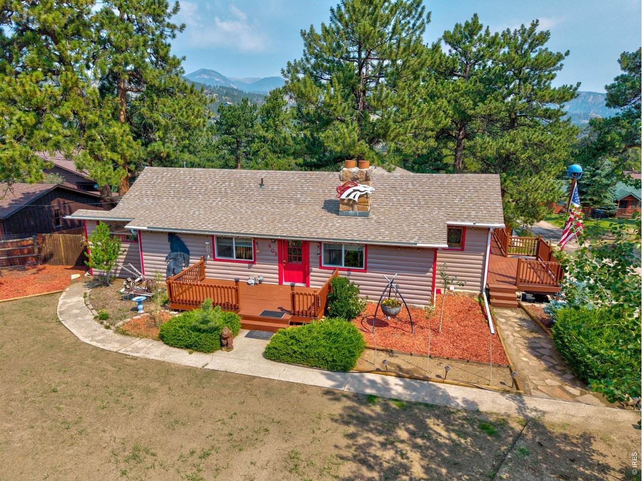909 Riverside Dr - Photo 1