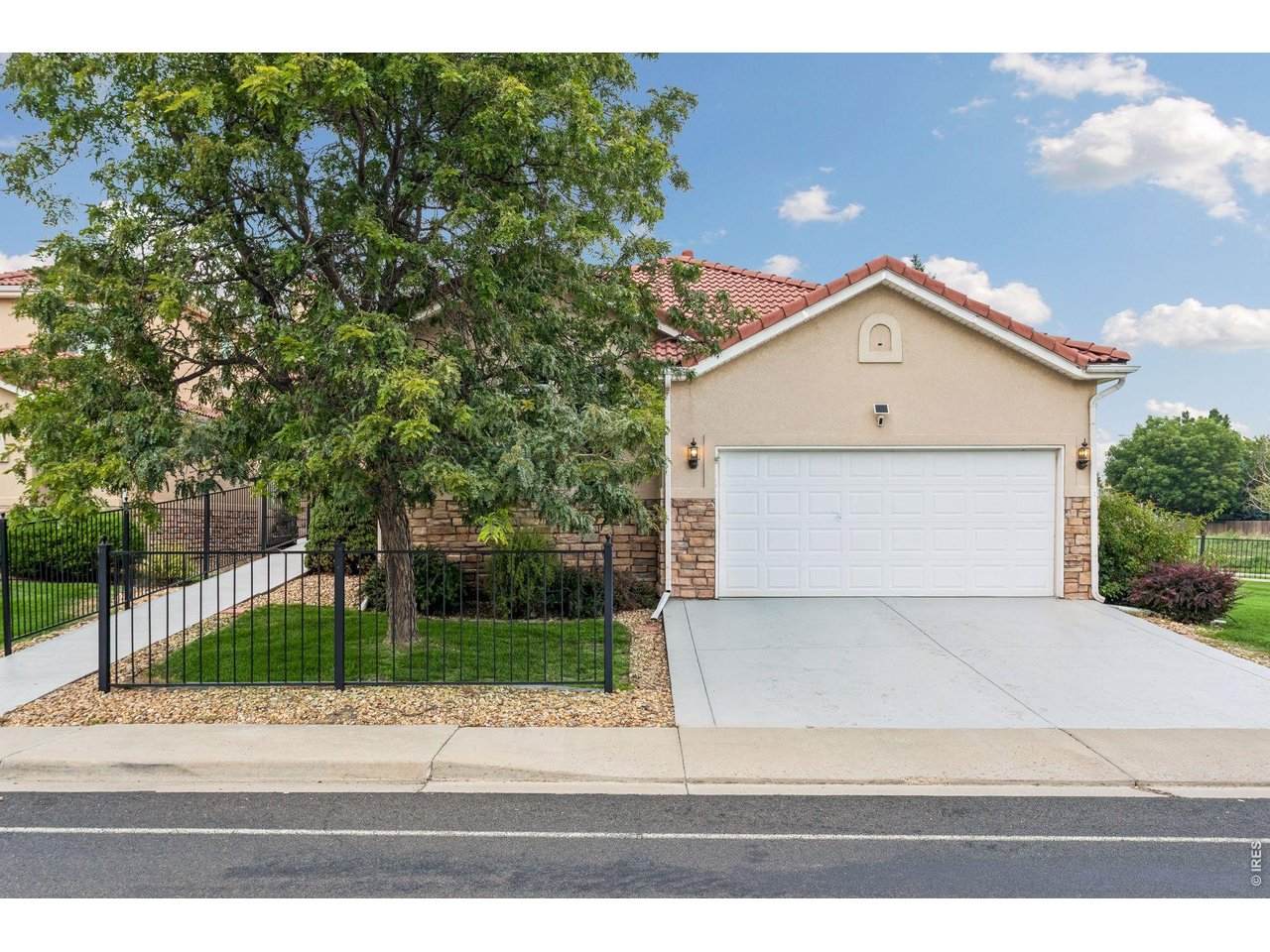1900 Shore Dr - Photo 1
