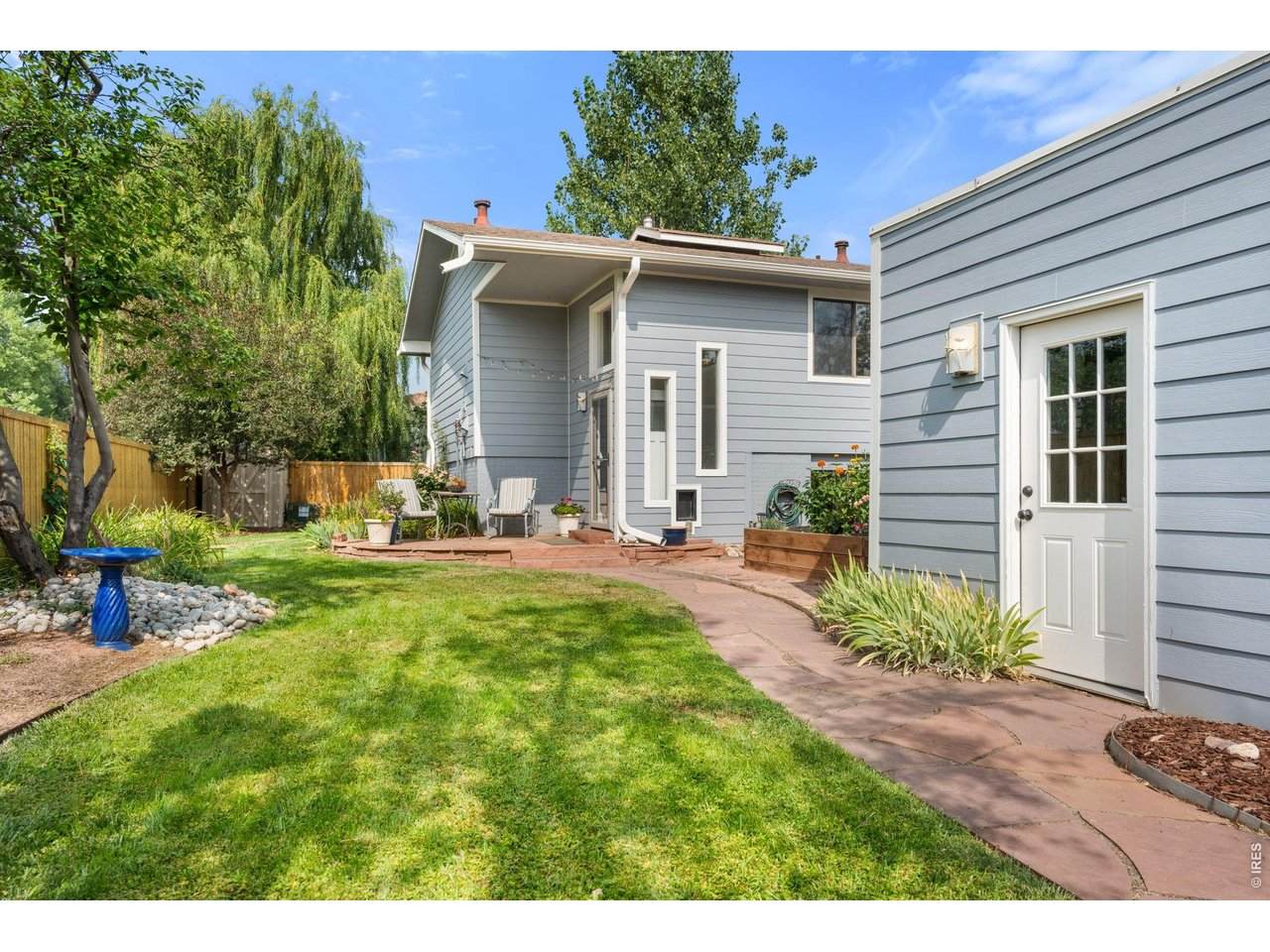 5592 Pennsylvania Ave - Photo 1
