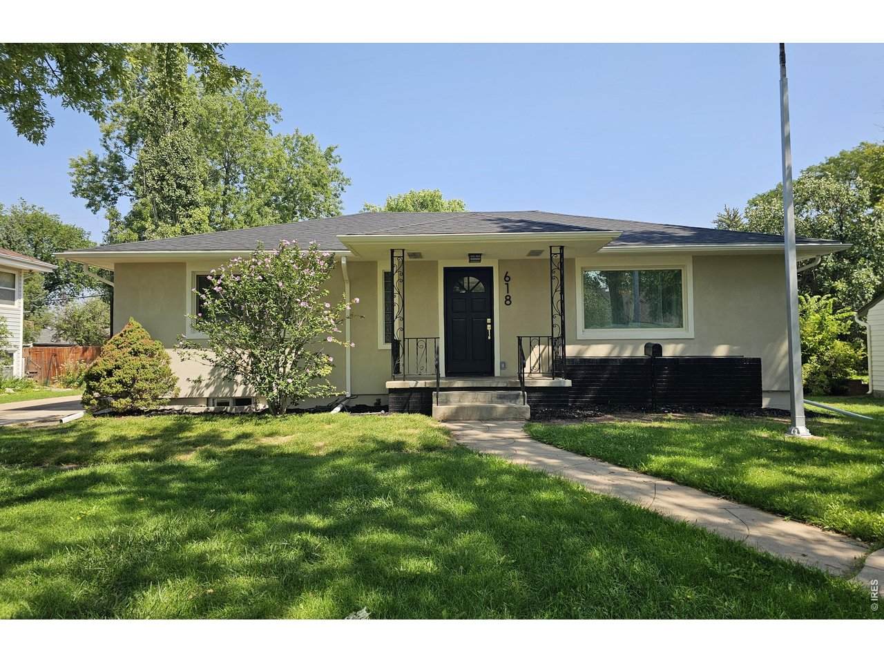618 Elwood St - Photo 1