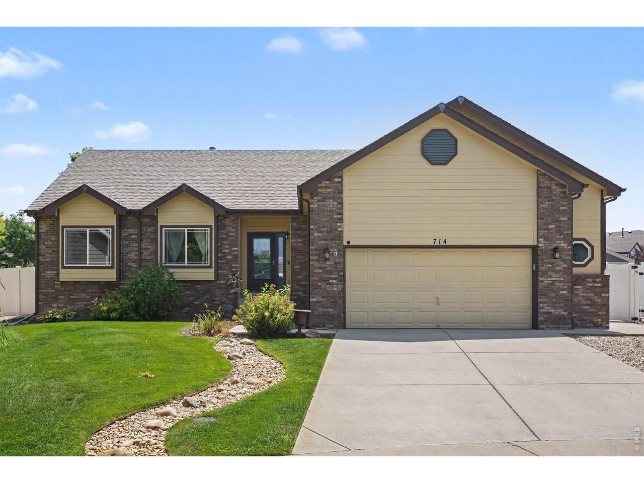 714 62nd Ave - Photo 1