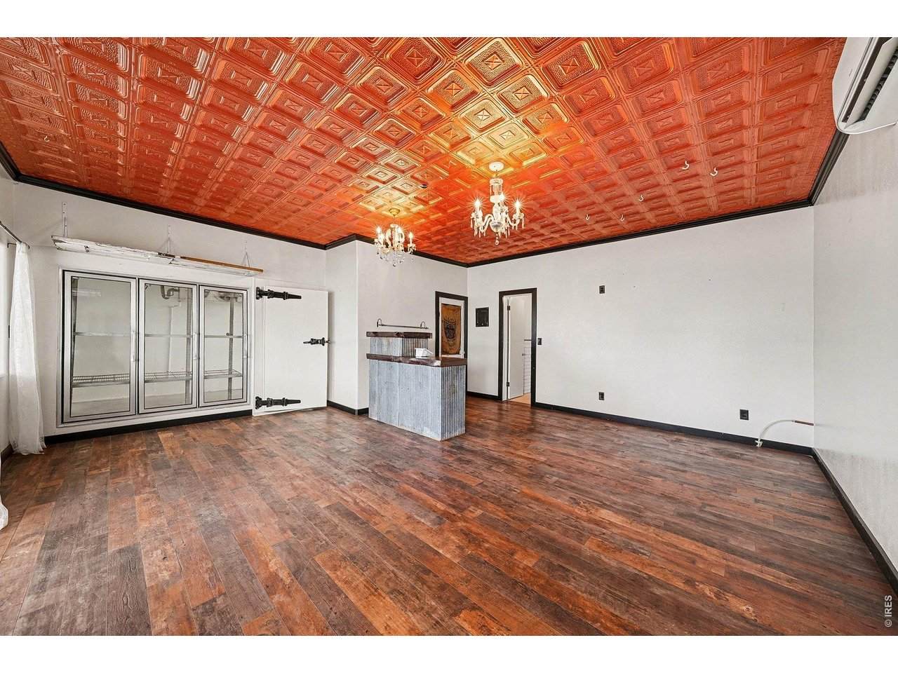 400 Central Ave - Photo 1