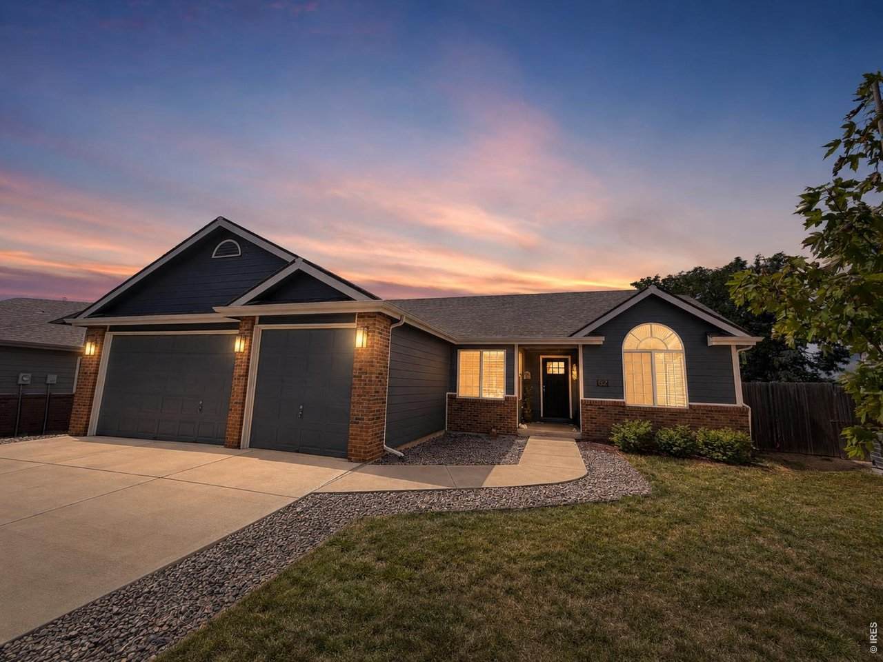 32 Sandstone Dr - Photo 1