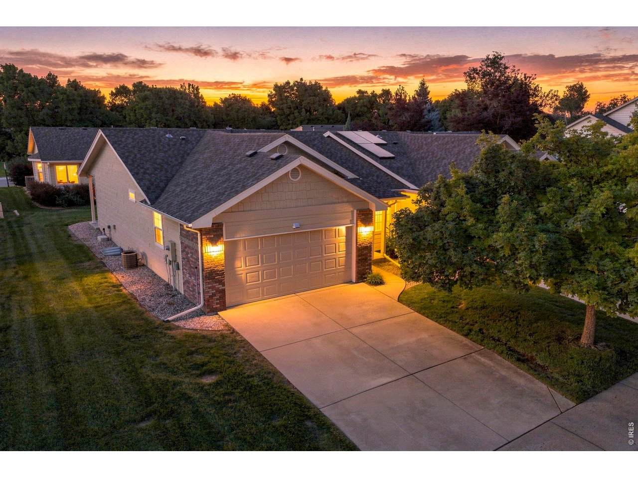 2607 Forsythia Dr - Photo 1