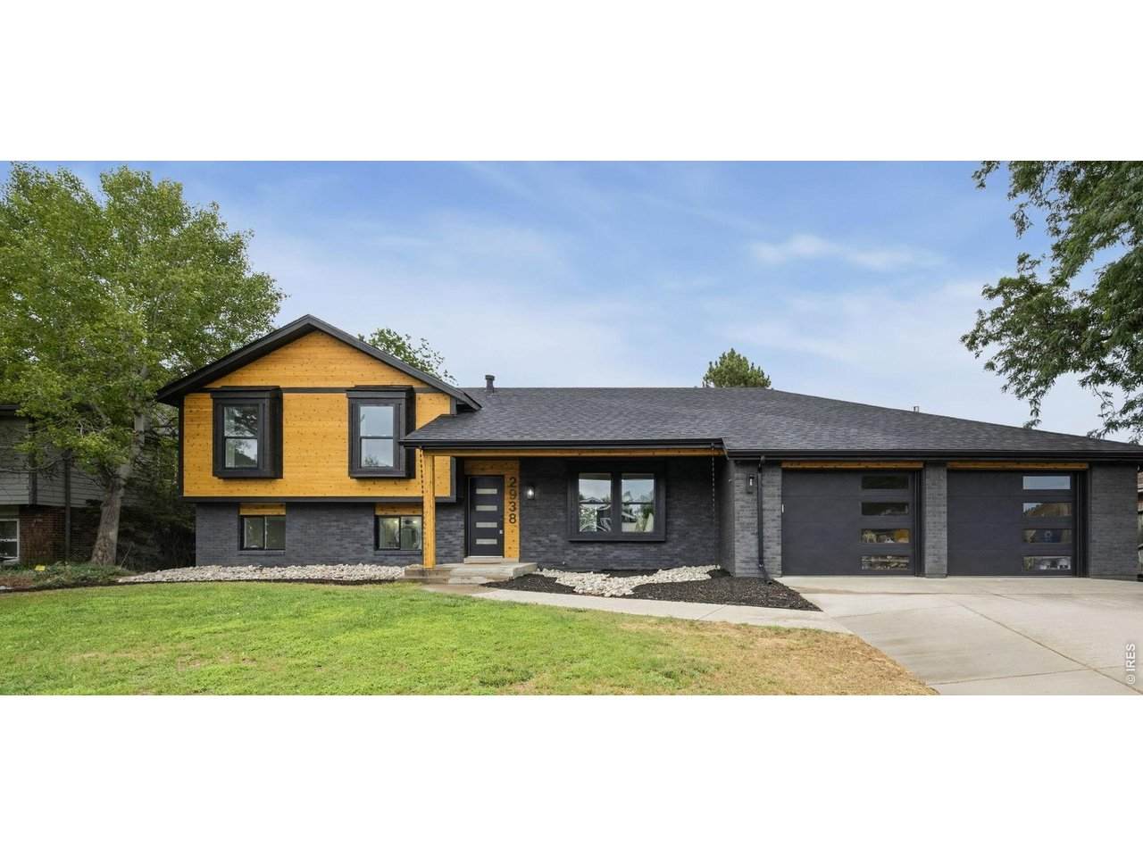 2938 Glendevey Dr - Photo 1