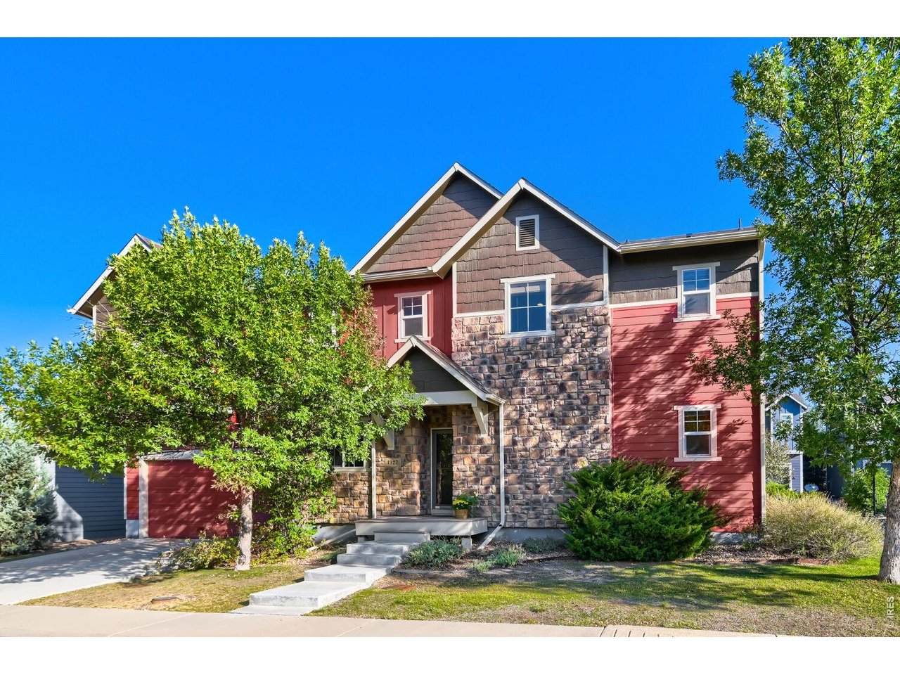 1927 Windemere Ln - Photo 1
