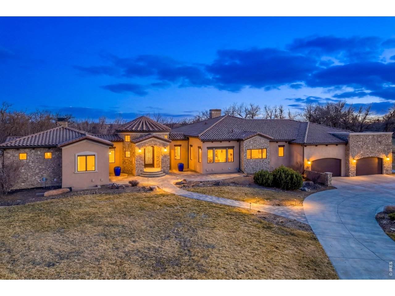2102 Shoreside Dr - Photo 1