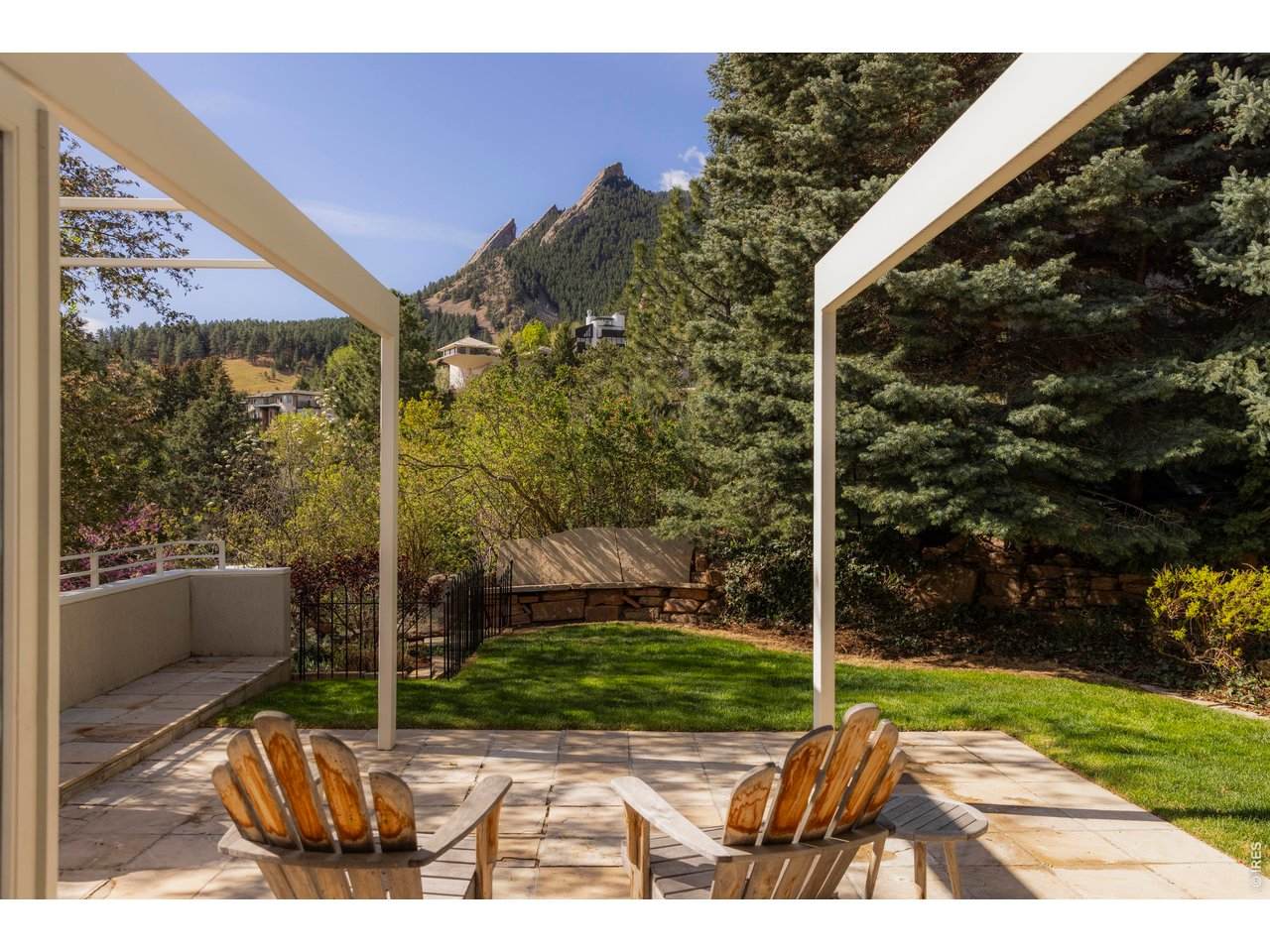 855 Circle Dr - Photo 1