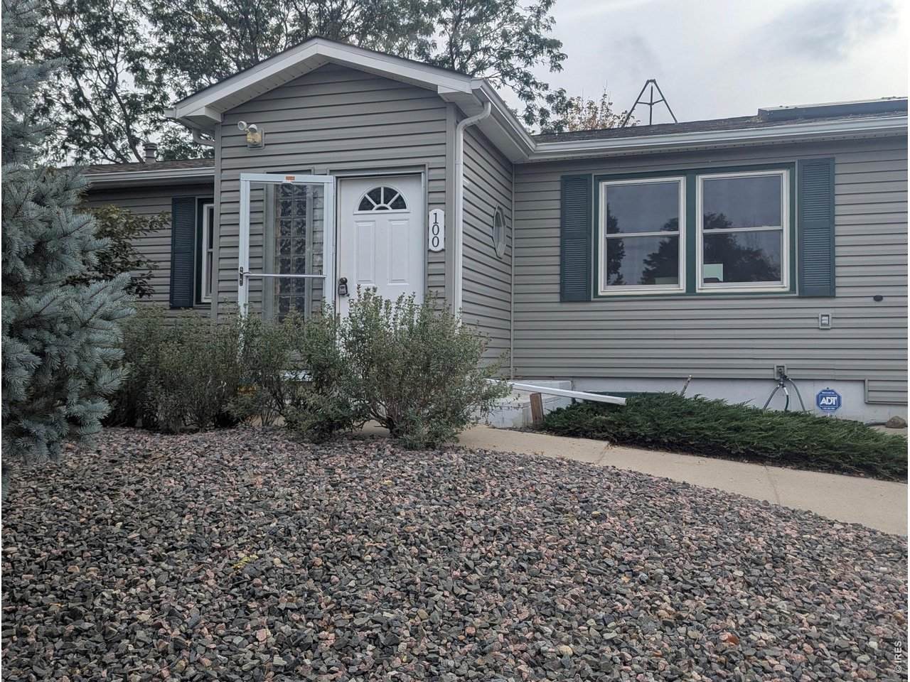 100 Flora Ct - Photo 1