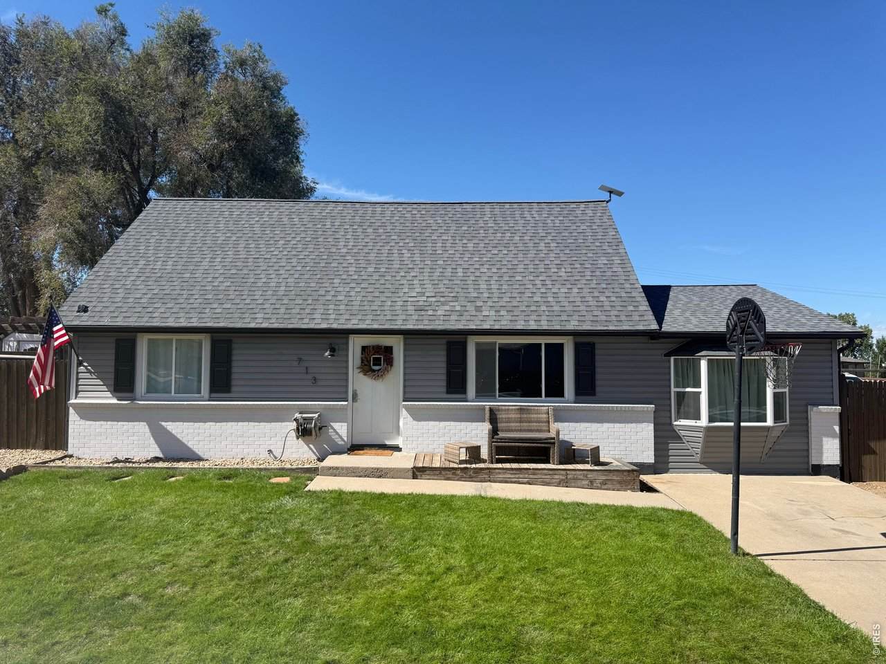 713 2nd St Ct - Photo 1