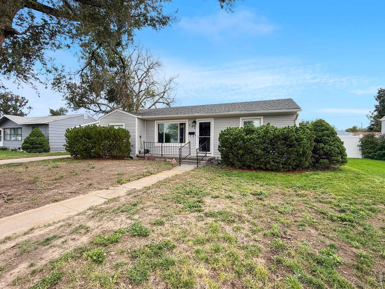 255 California St - Photo 1