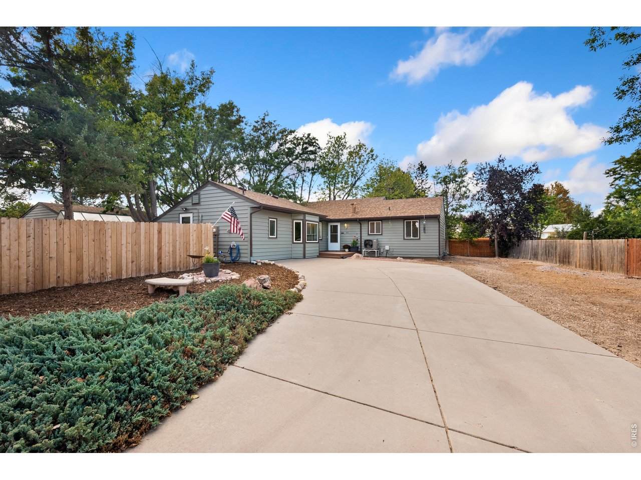 811 47th Ave Ct - Photo 1