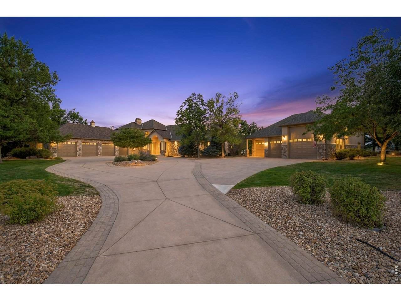 2075 Doyle Dr - Photo 1