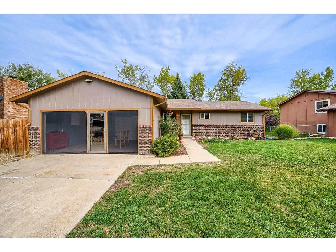2542 Cambridge Dr - Photo 1