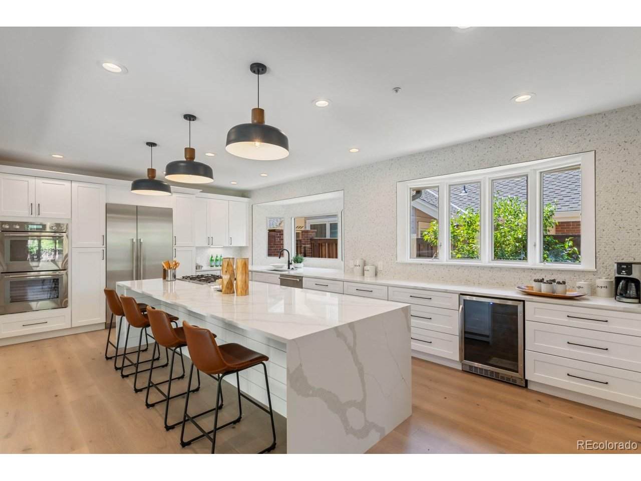 2552 Alameda Ave - Photo 1
