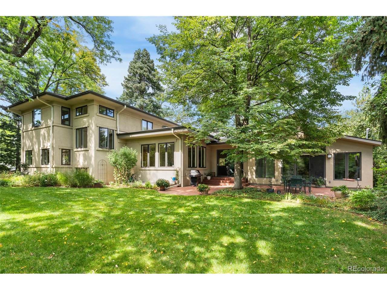 444 Cherry St - Photo 1