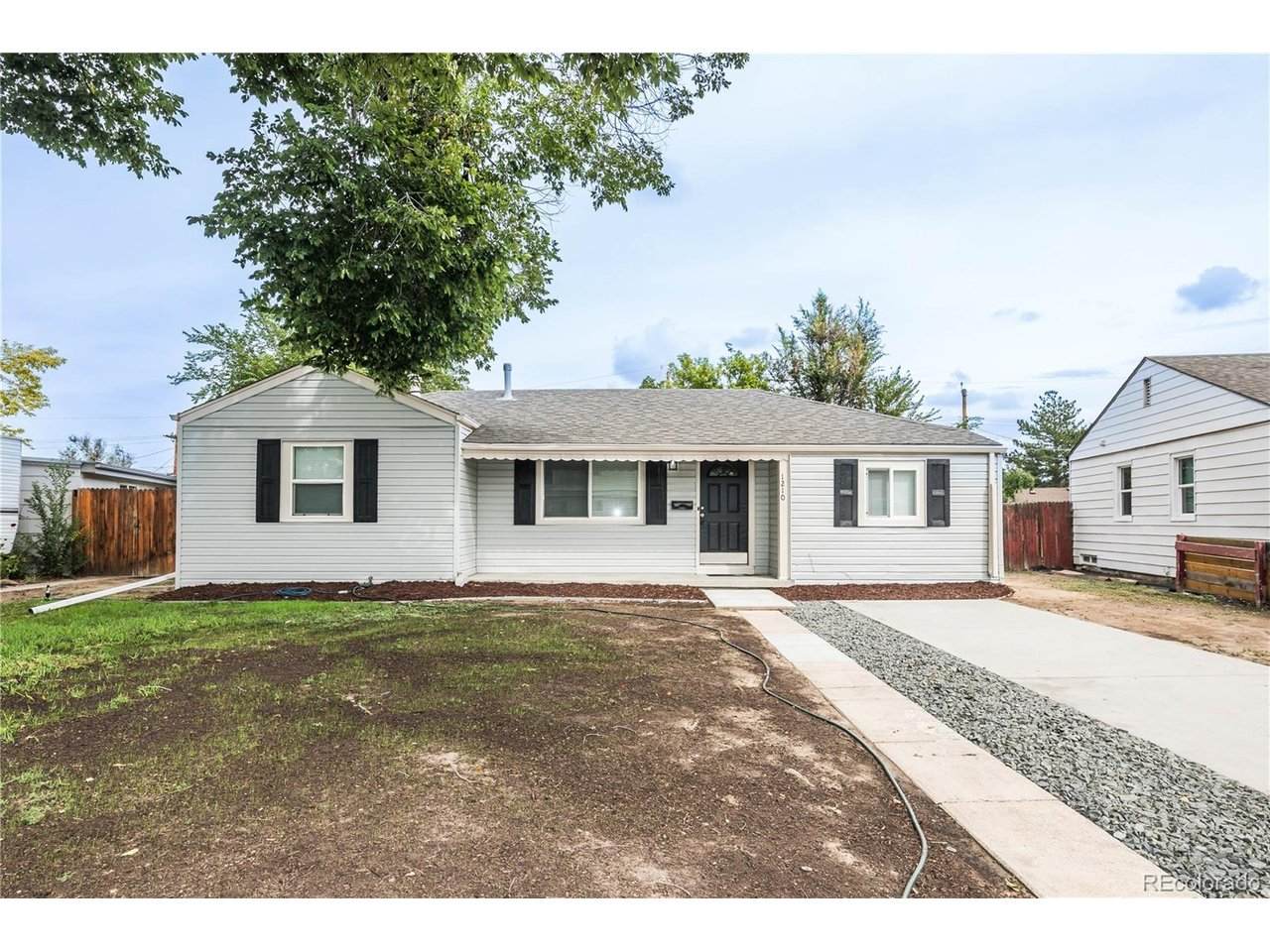 1210 Hillside St - Photo 1