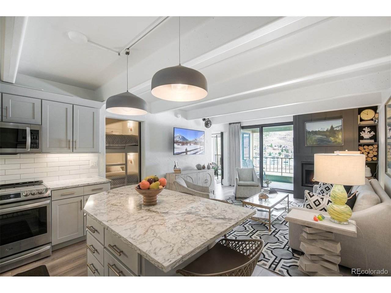 220 La Bonte St - Photo 1