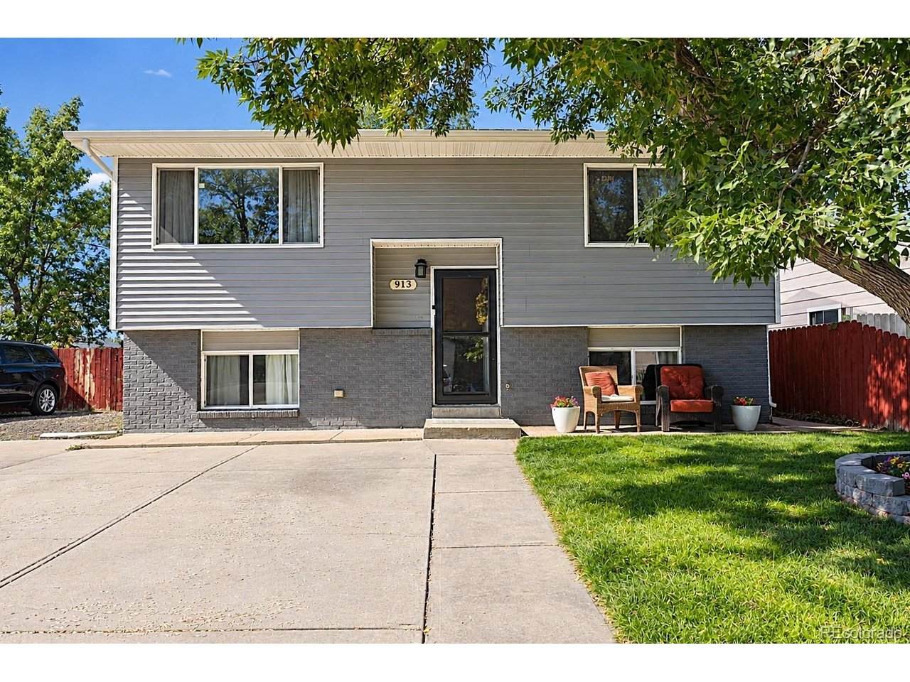 913 Cottonwood Ct - Photo 1