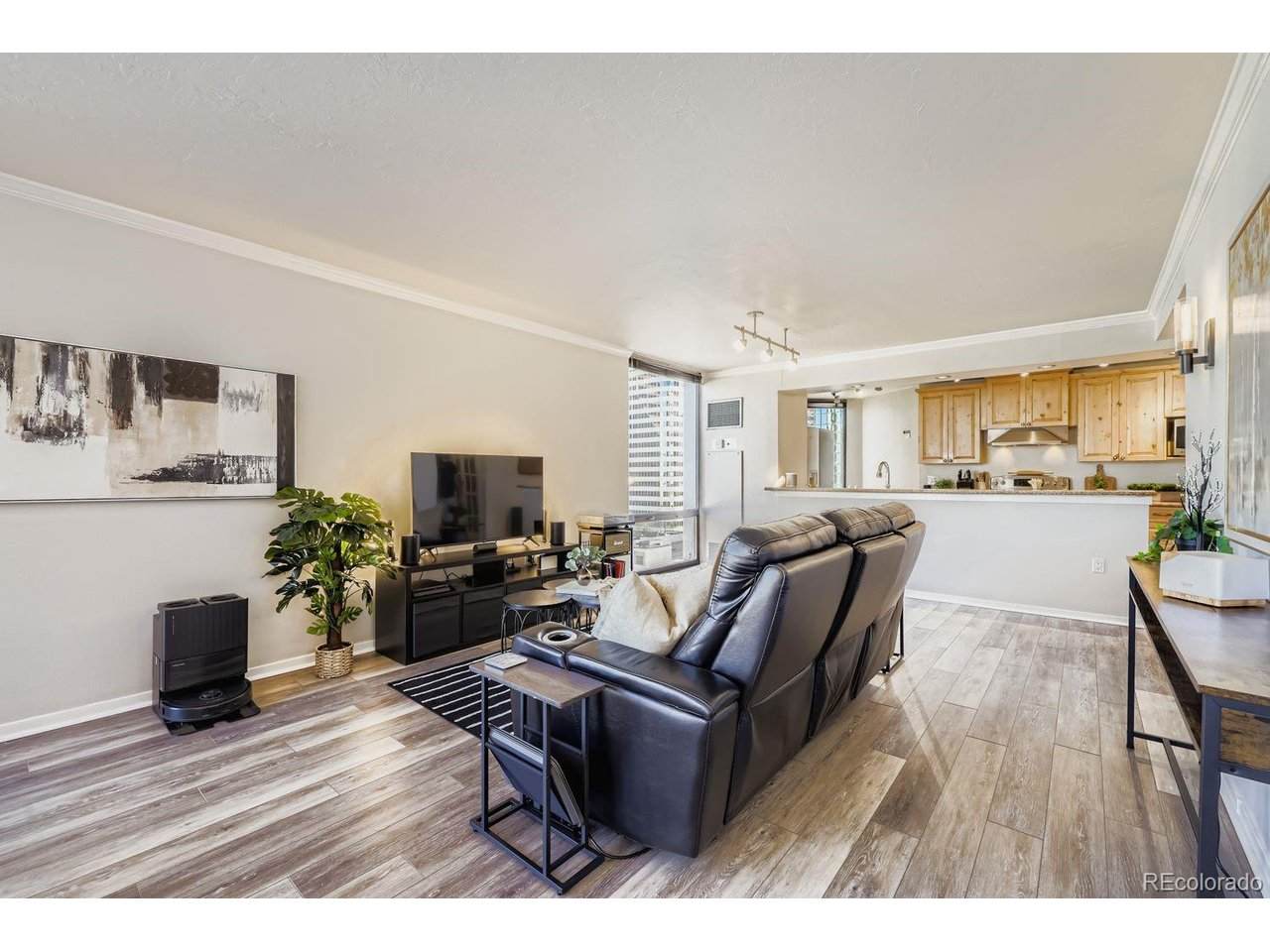 1625 Larimer St - Photo 1