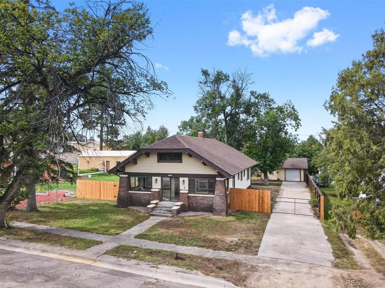 419 Pueblo Ave - Photo 1