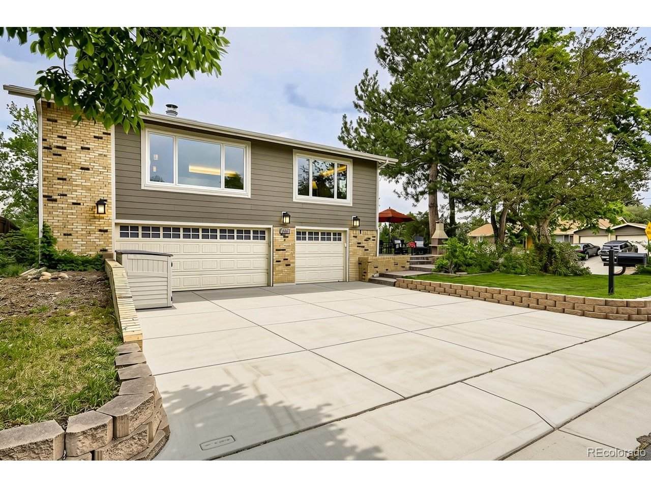 8107 71st Pl - Photo 1