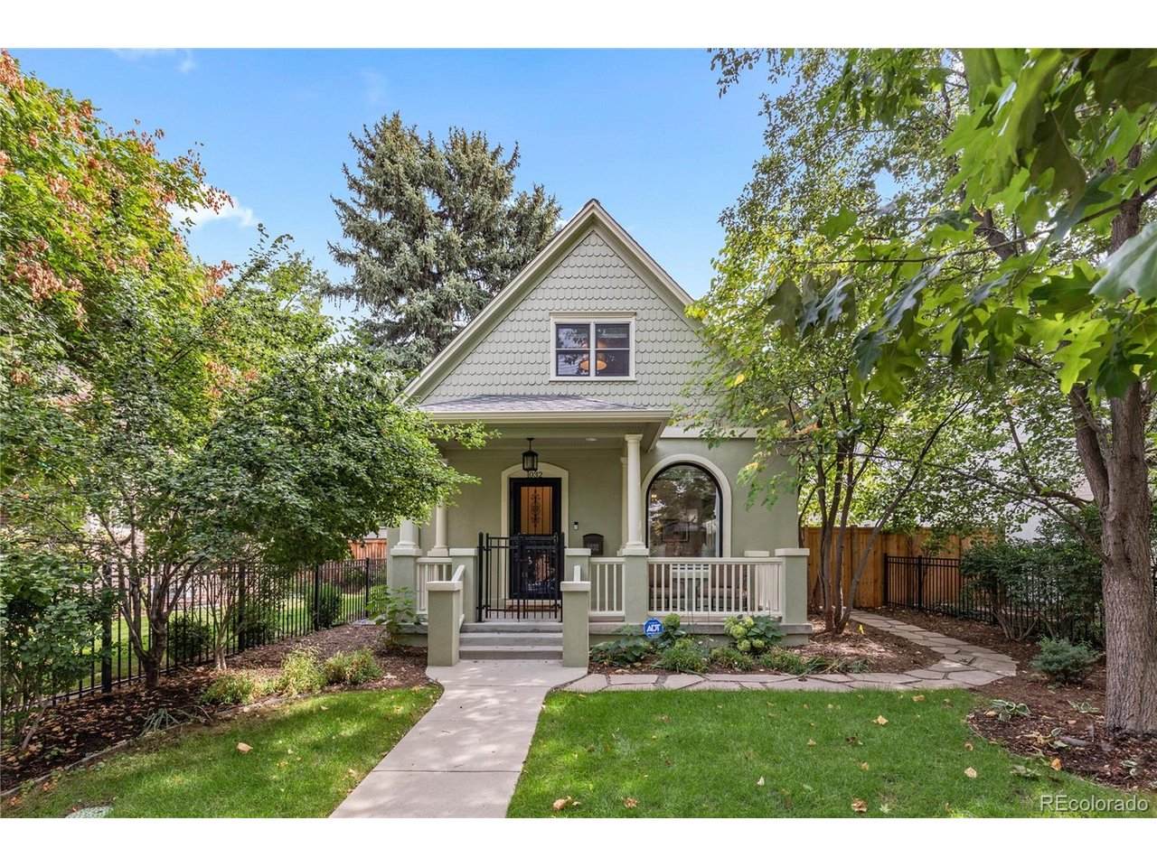 1032 York St - Photo 1