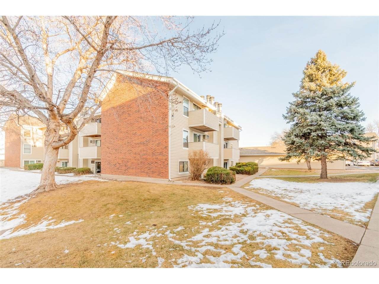 10150 Virginia Ave - Photo 1