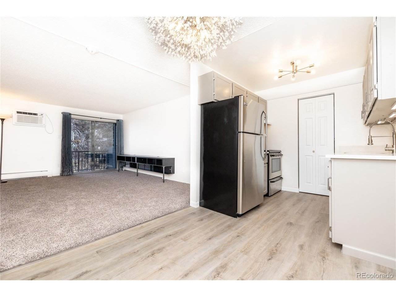 1350 Golden Cir - Photo 1