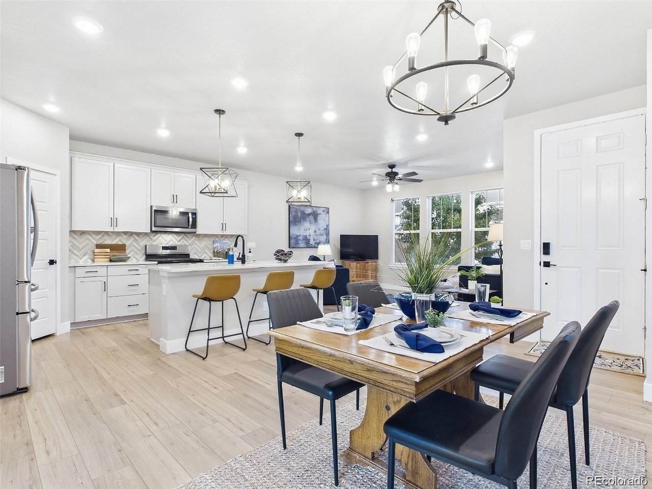 8374 Holman St - Photo 1