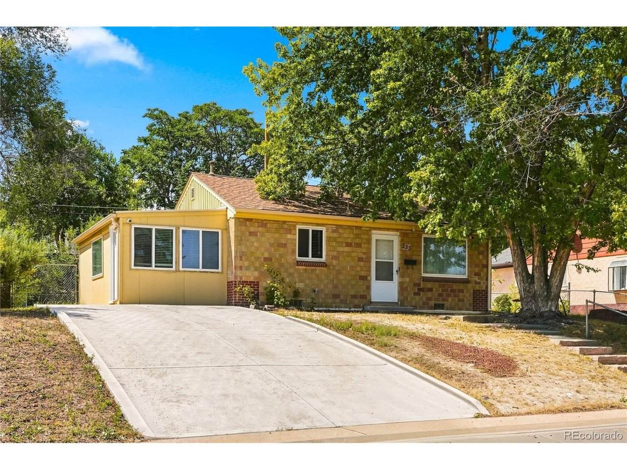 233 Yates St - Photo 1