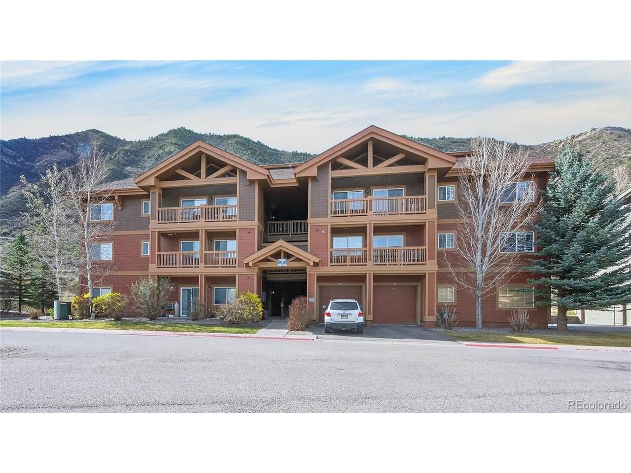 560 River View Dr - Photo 1