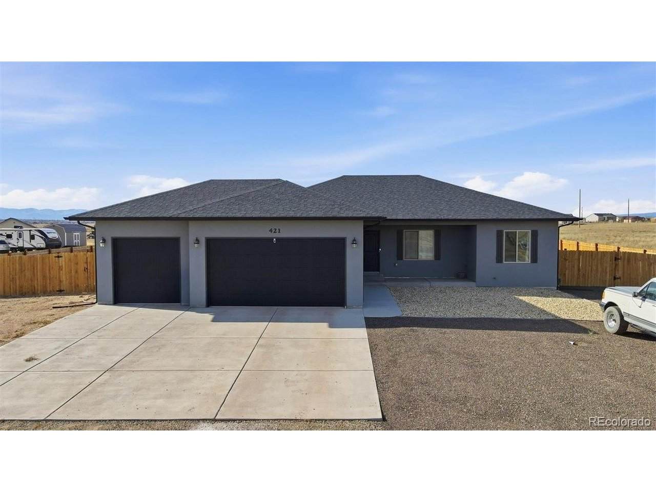 421 Heather Dr - Photo 1