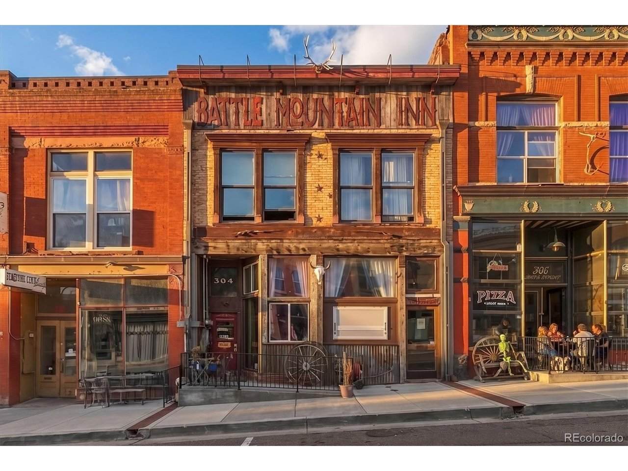 304 Victor Ave - Photo 1