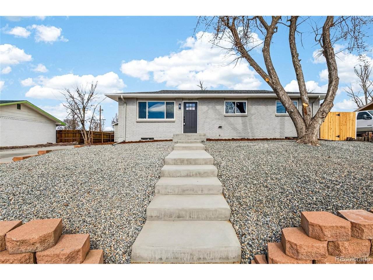 337 Buchanan Ave - Photo 1