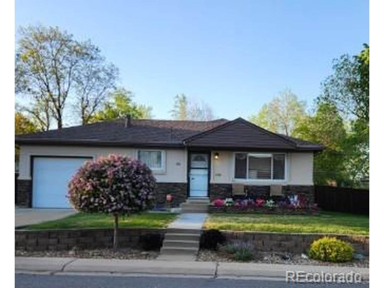 841 Phillips Dr - Photo 1