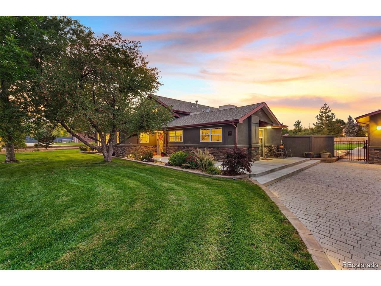 16395 54th Ave - Photo 1