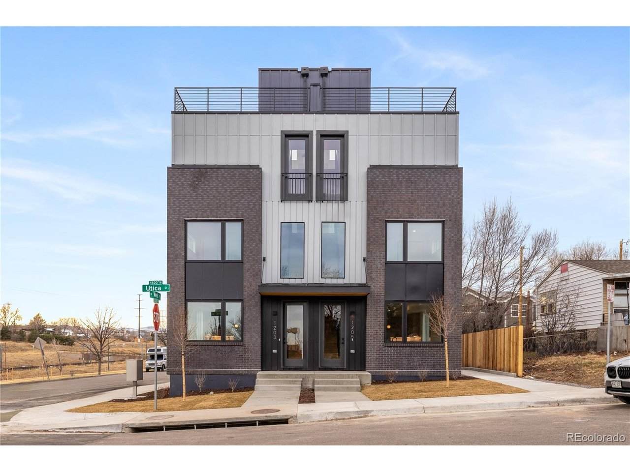 1205 Utica St - Photo 1