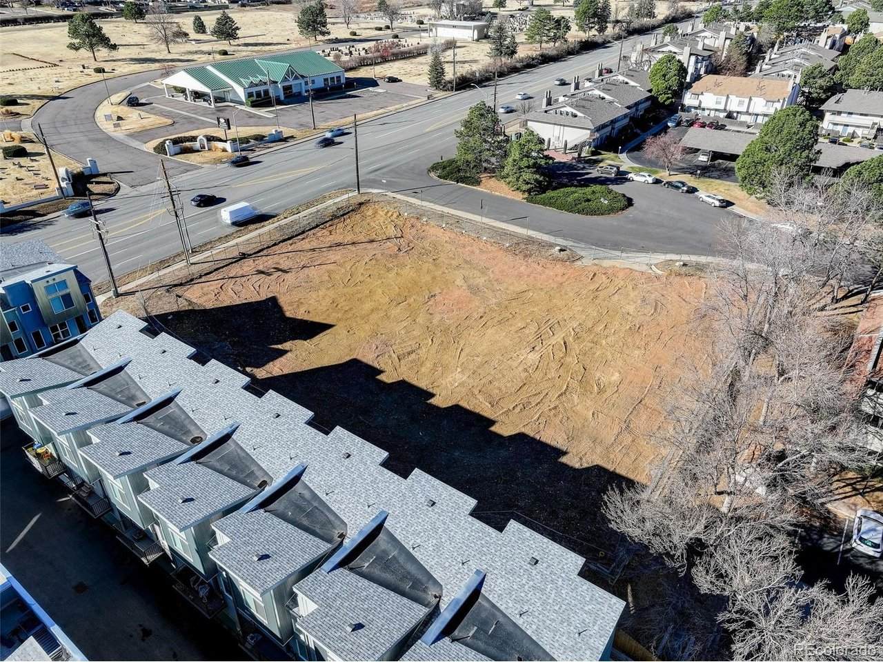 3401 Yosemite St - Photo 1