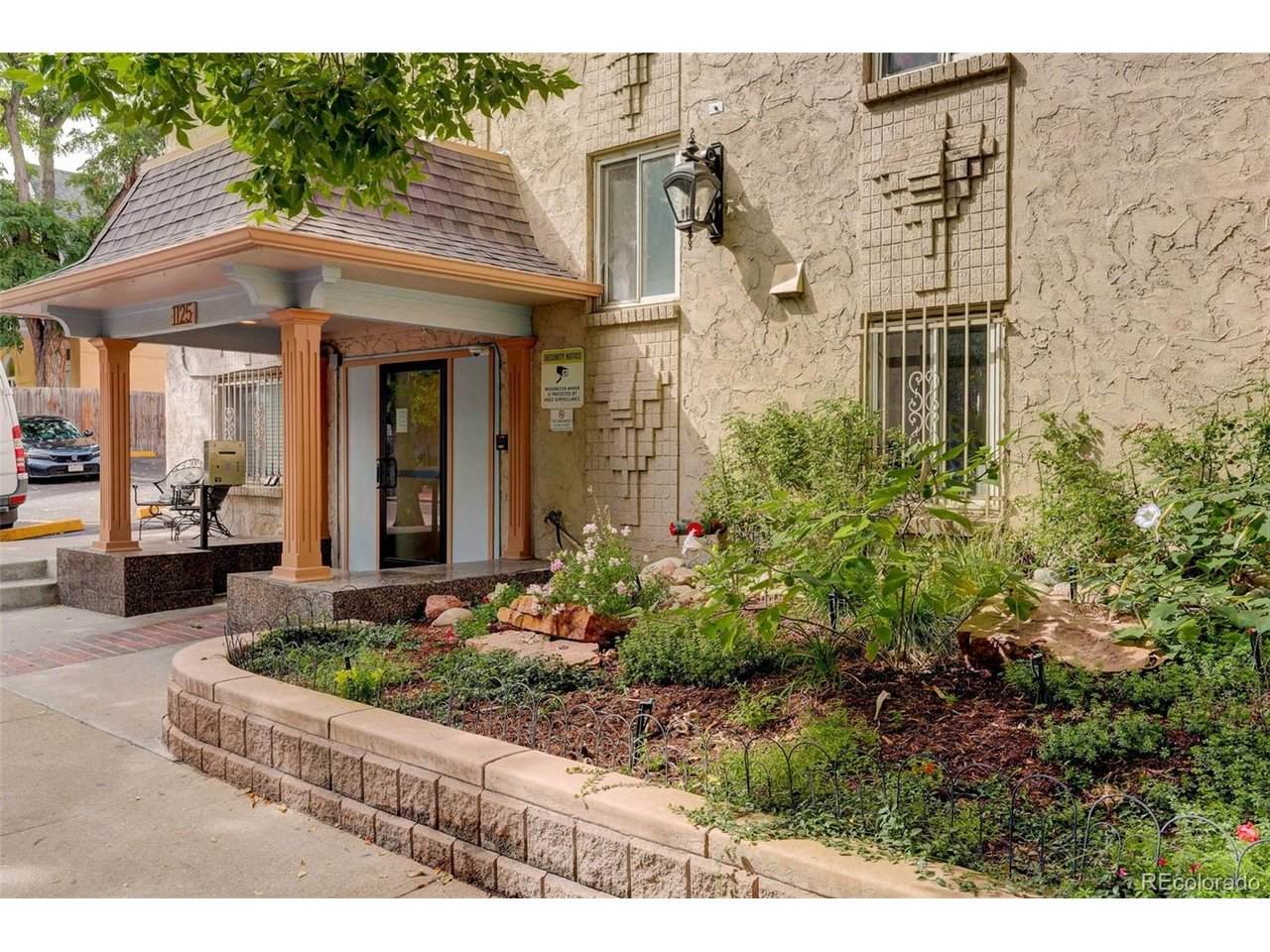 1125 Washington St - Photo 1