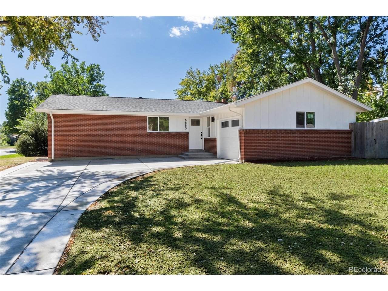 6885 Oak Way - Photo 1